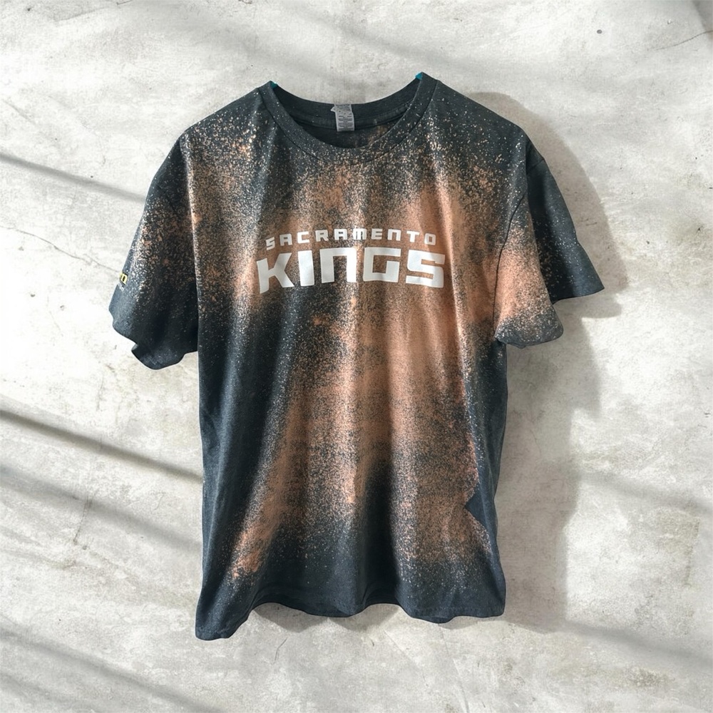 Sacramento Kings Bleach Dyed Graphic T Shirt NBA Basketball Tee Large
